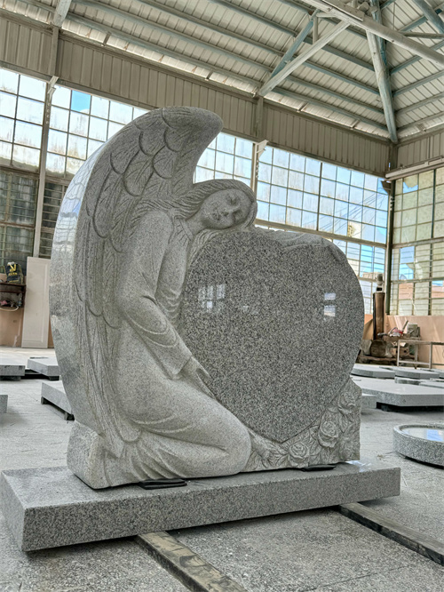 تم إرسال شواهد Tombstones و Cross Tombstones إلى رومانيا